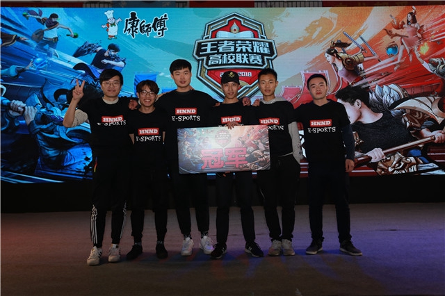 从卡塔尔世 从卡塔尔世