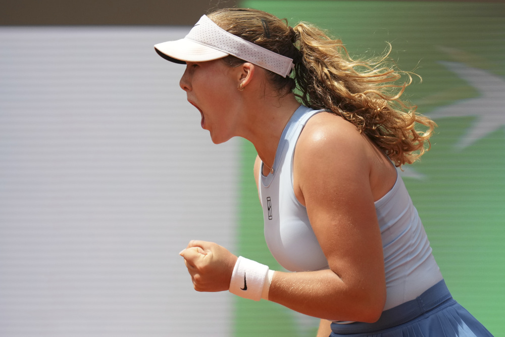 ESPN预测新赛季:马刺和老鹰或迎强劲反弹,雄鹿湖人存隐忧