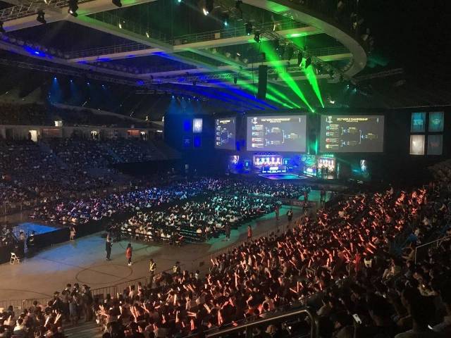 而当年轻新 而当年轻新