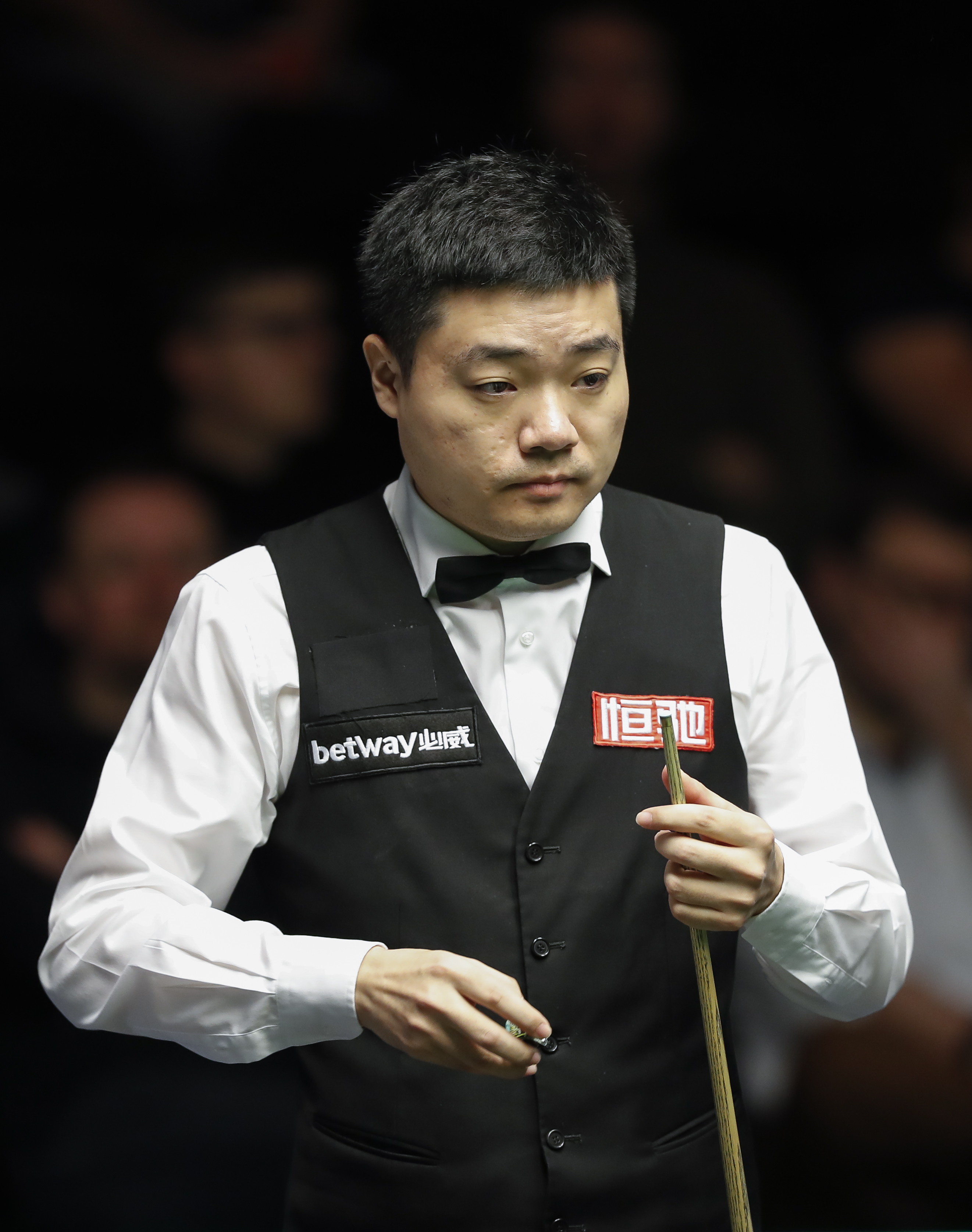 打破了场上 打破了场上