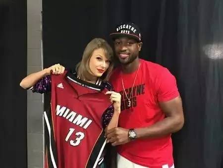 毁重装卡车 毁重装卡车